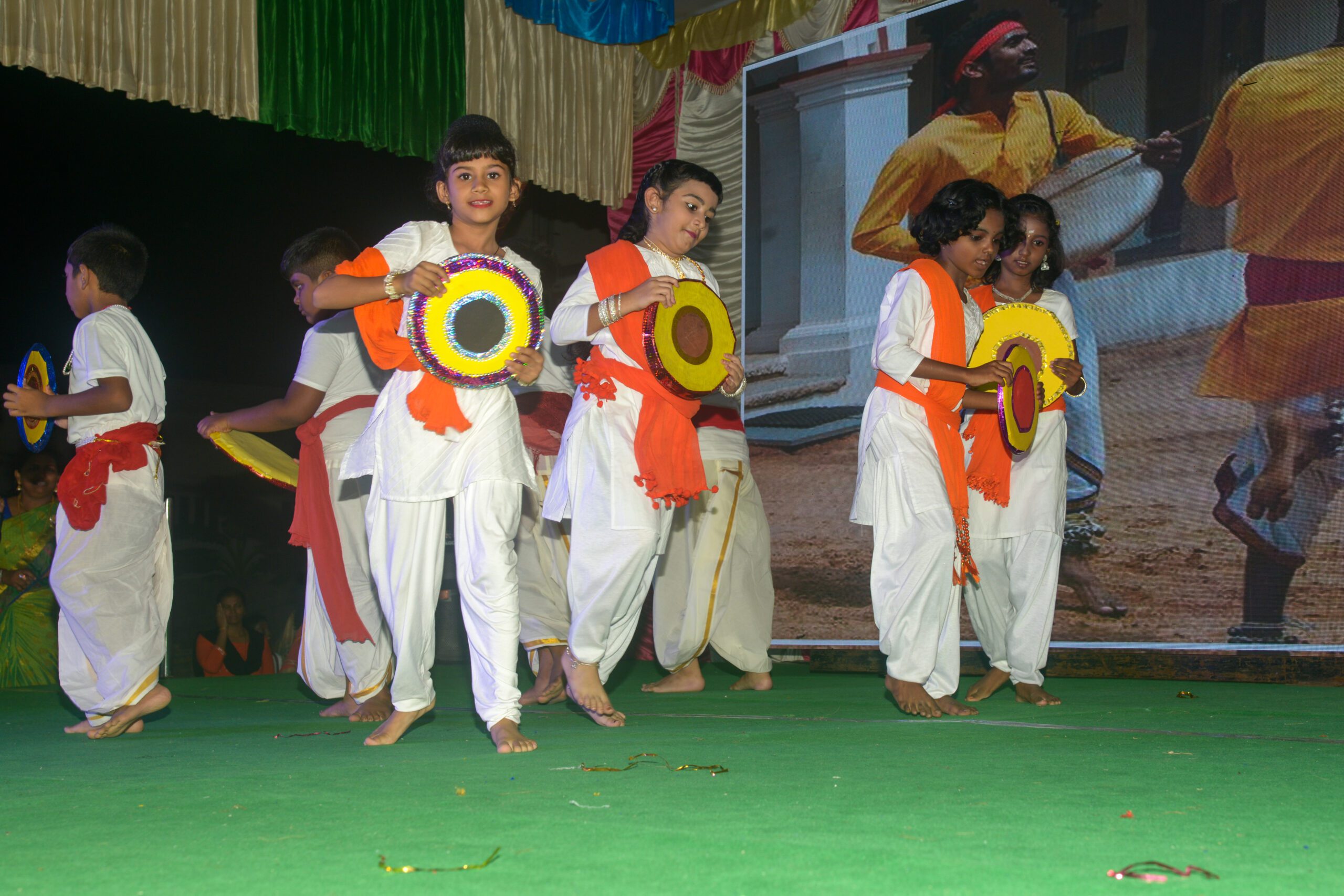 Fancy dress hotsell costumes in medavakkam